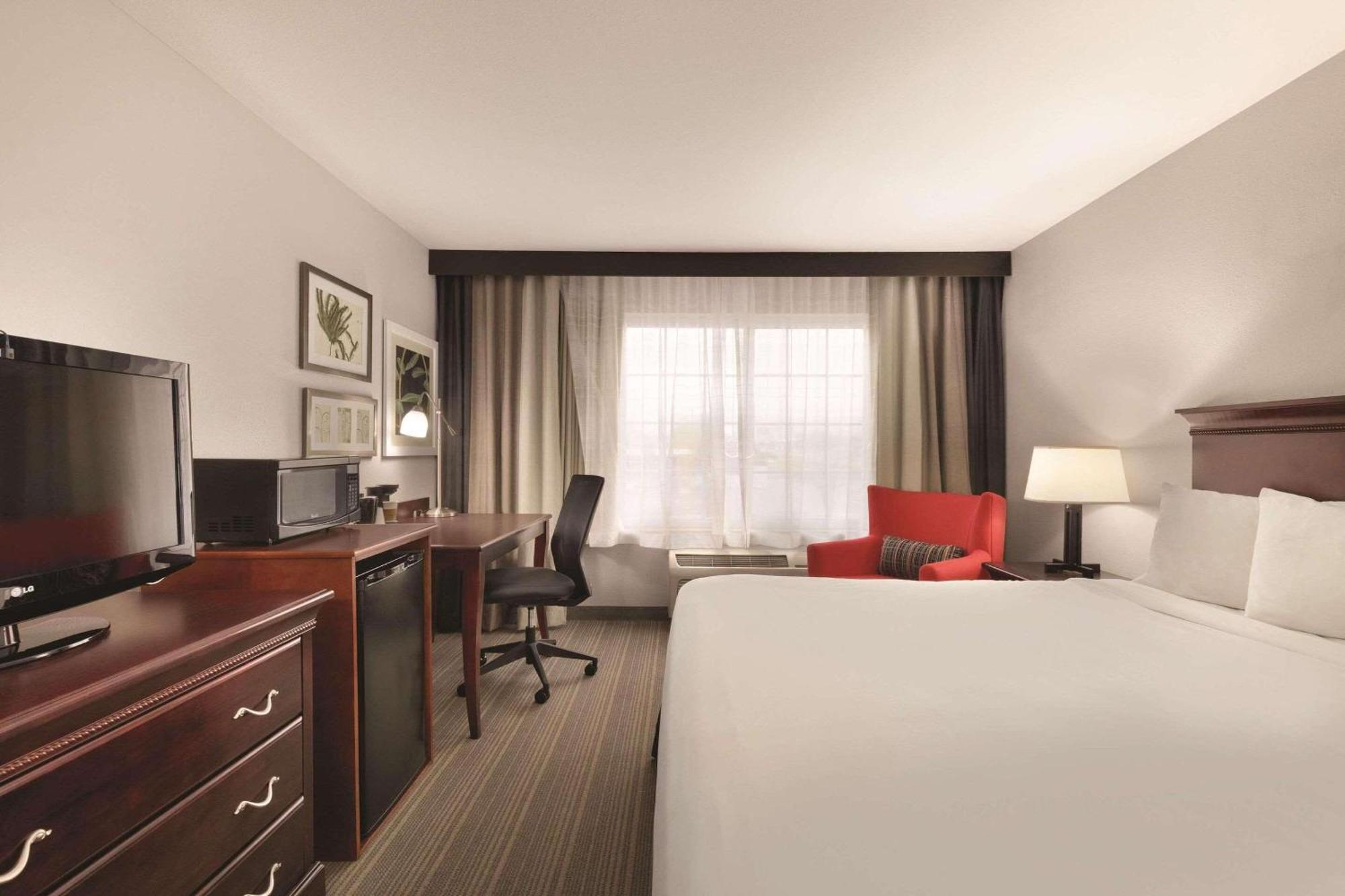 Country Inn & Suites By Radisson, Madison, Al Zewnętrze zdjęcie