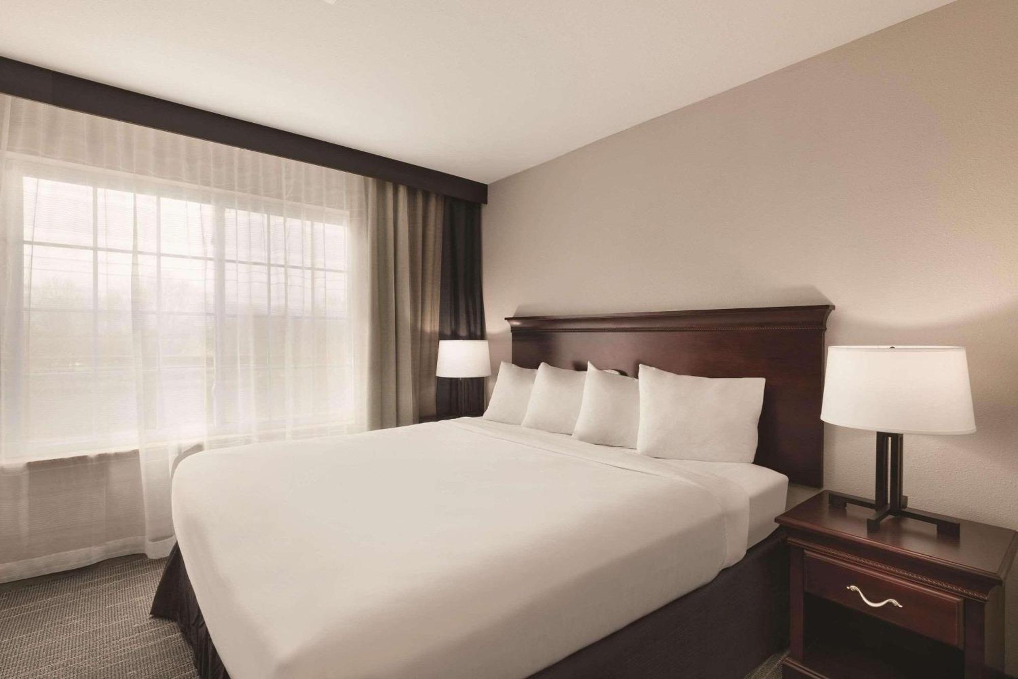 Country Inn & Suites By Radisson, Madison, Al Zewnętrze zdjęcie