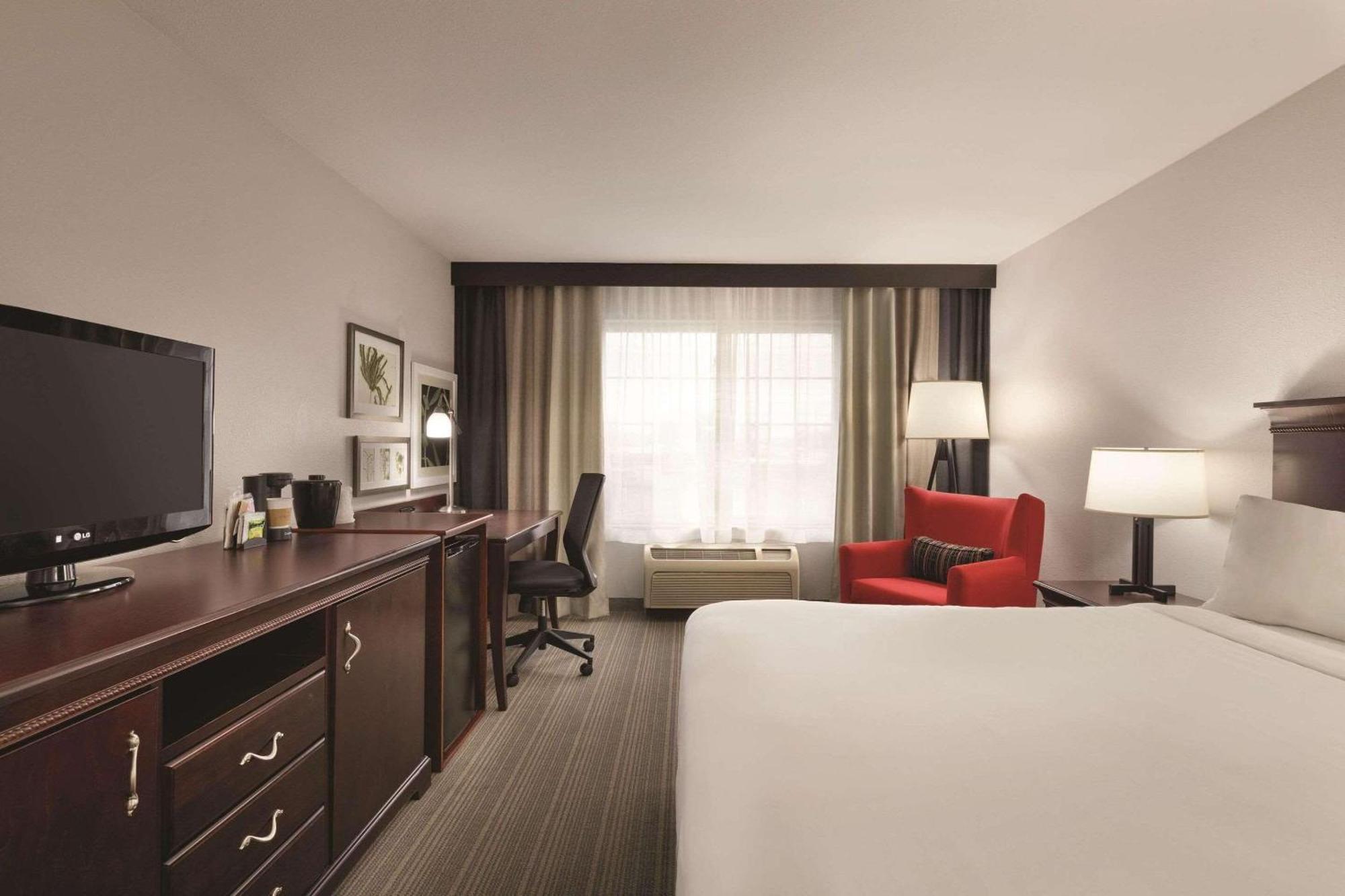 Country Inn & Suites By Radisson, Madison, Al Zewnętrze zdjęcie