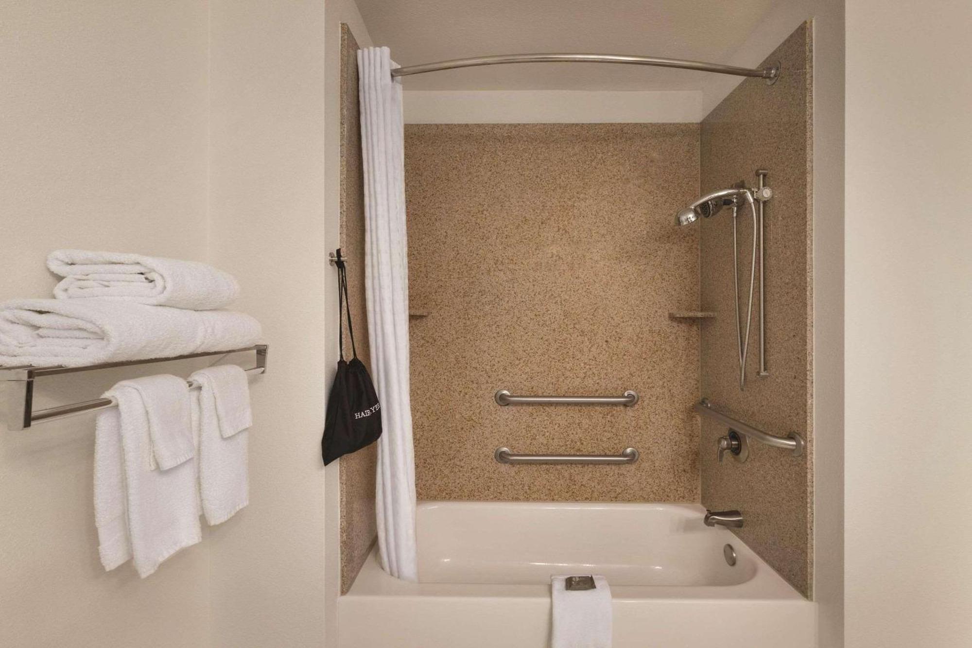 Country Inn & Suites By Radisson, Madison, Al Zewnętrze zdjęcie