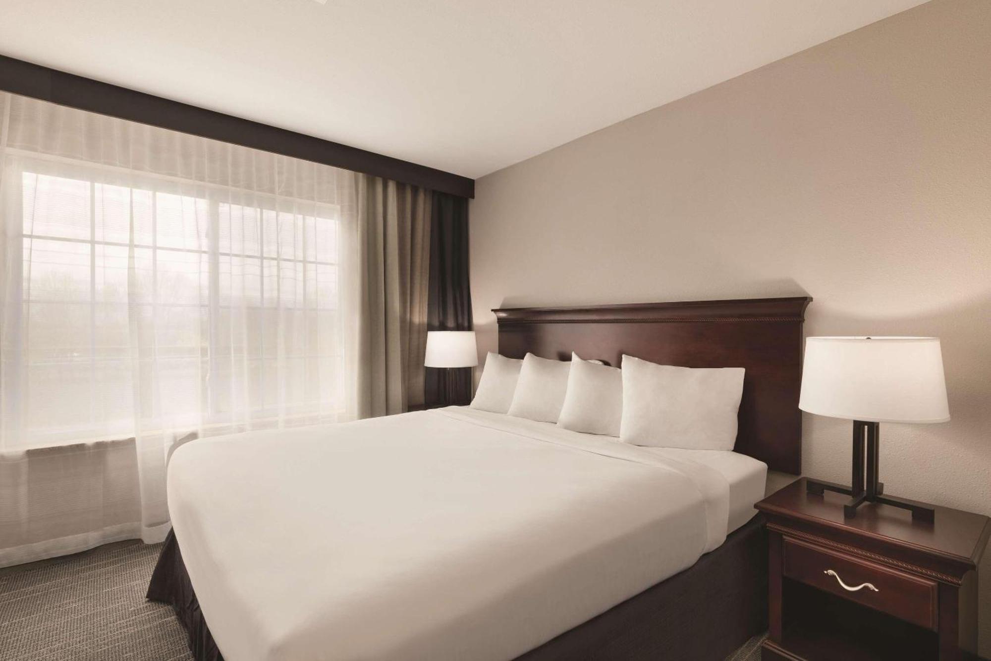 Country Inn & Suites By Radisson, Madison, Al Zewnętrze zdjęcie